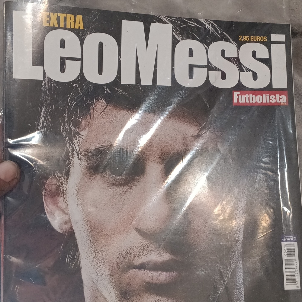 LEO MESSI 2  Posters + magazine in spanish hard to find posters limited edition